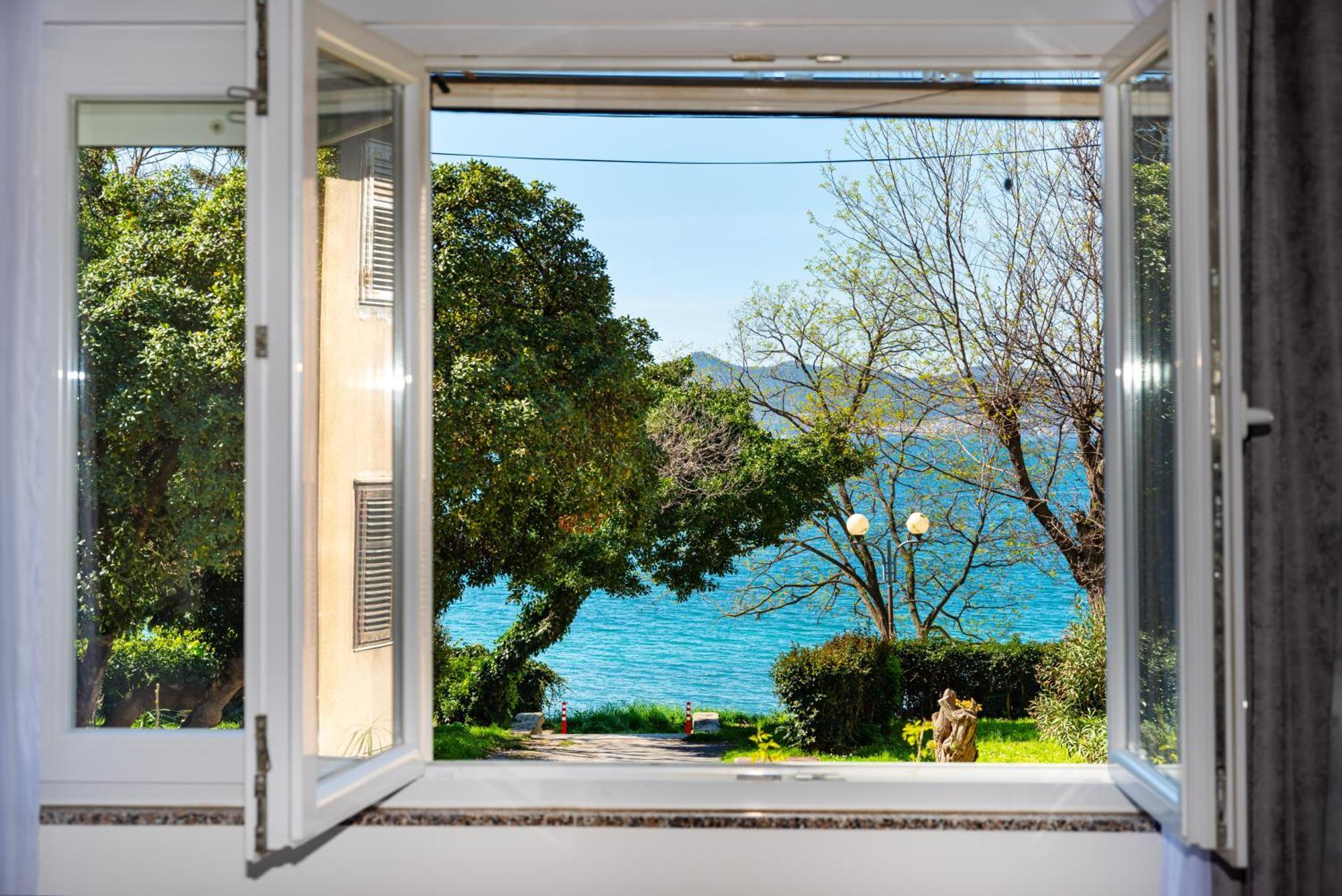Kolovare Garden Oasis - First Row By Sea Apartment Zadar Exterior foto