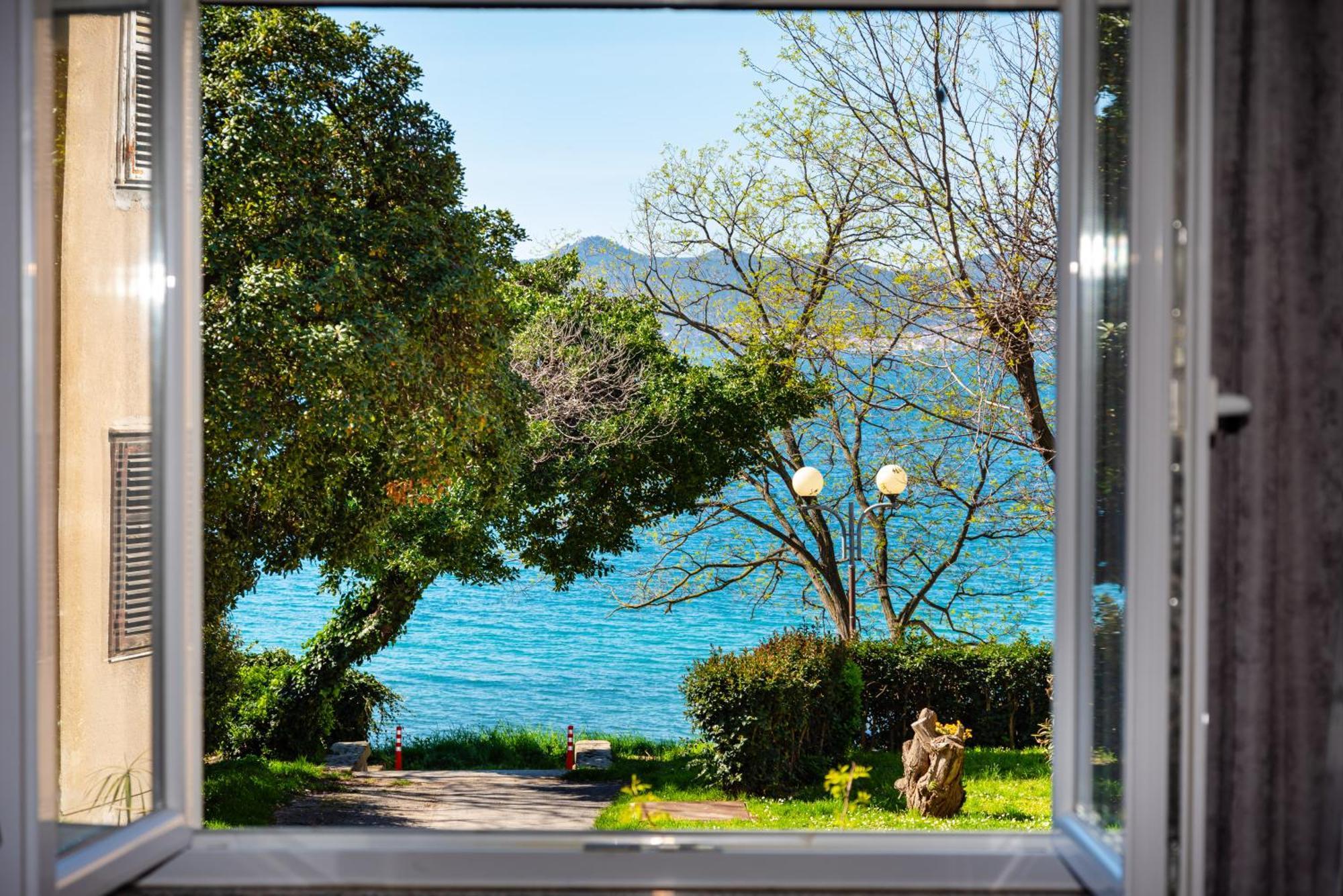 Kolovare Garden Oasis - First Row By Sea Apartment Zadar Exterior foto